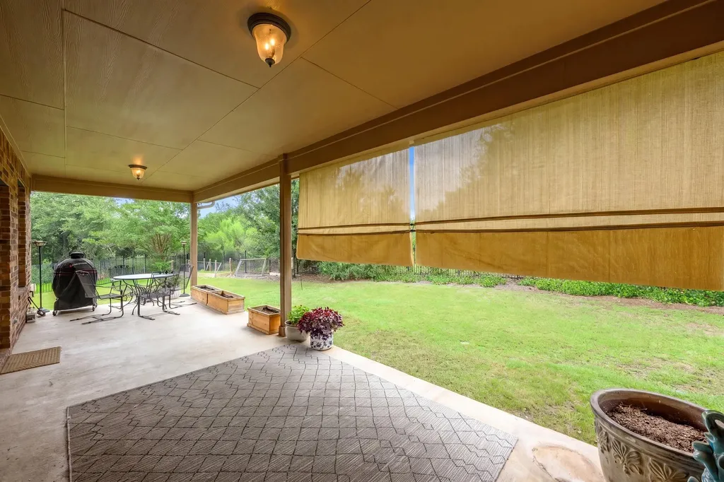 5025 Pyrenees Pass Bee Cave TX 78738