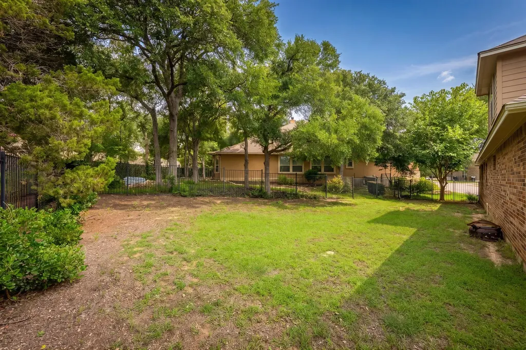 5025 Pyrenees Pass Bee Cave TX 78738