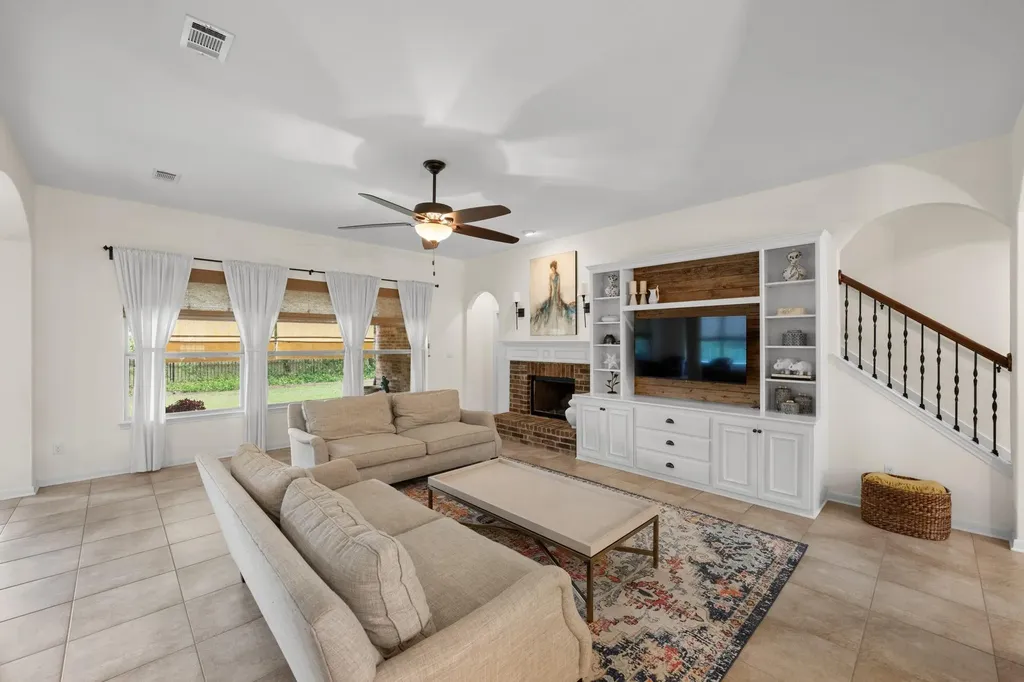 5025 Pyrenees Pass Bee Cave TX 78738