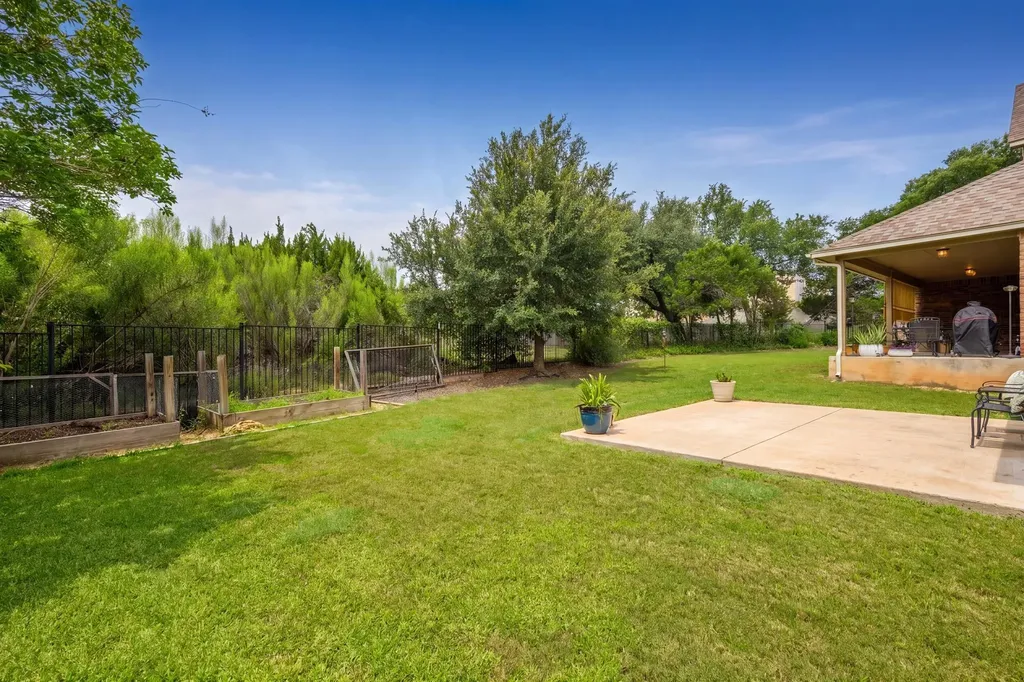 5025 Pyrenees Pass Bee Cave TX 78738