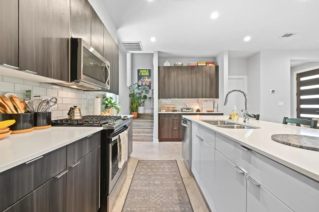 1523 Piedmont Avenue Austin TX 78757