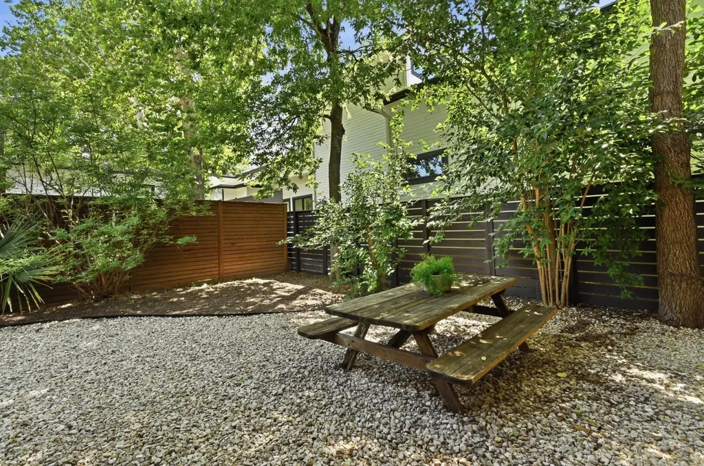 1523 Piedmont Avenue Austin TX 78757