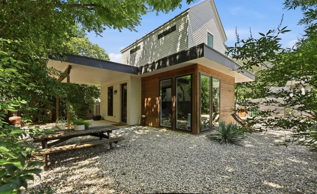 1523 Piedmont Avenue Austin TX 78757