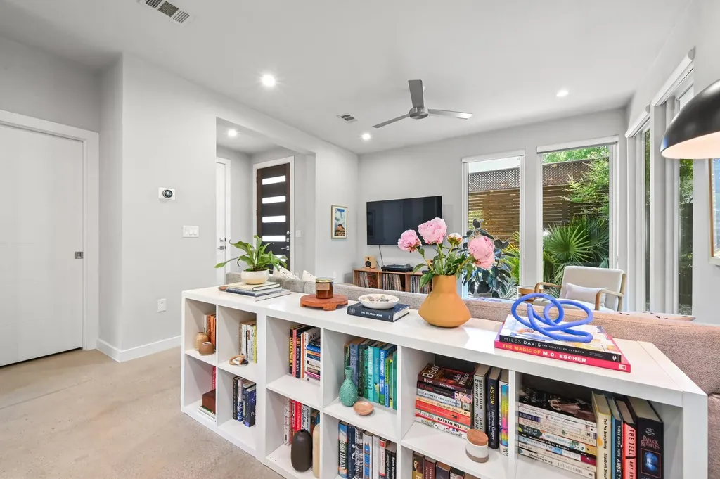 1523 Piedmont Avenue Austin TX 78757