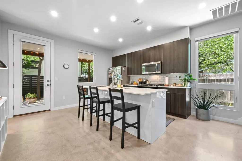 1523 Piedmont Avenue Austin TX 78757