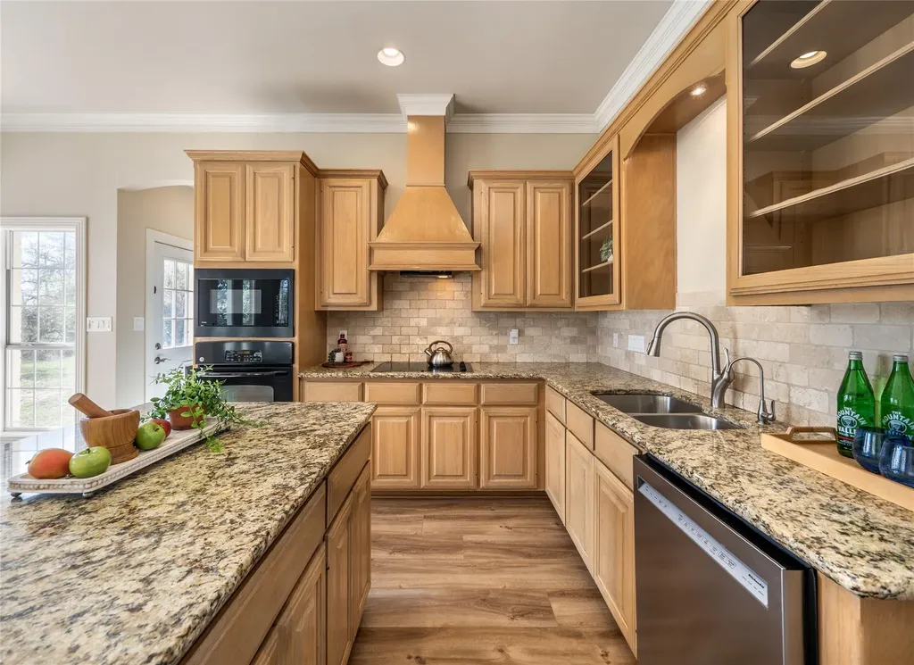 117 Vista Oaks Drive Dripping Springs TX 78620
