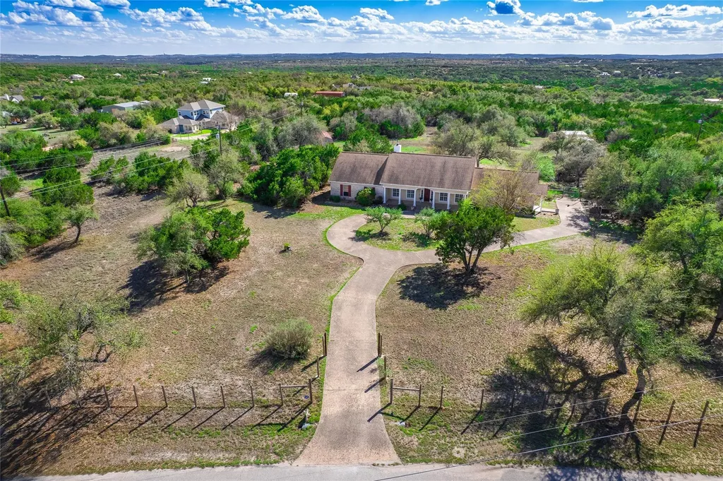 117 Vista Oaks Drive Dripping Springs TX 78620