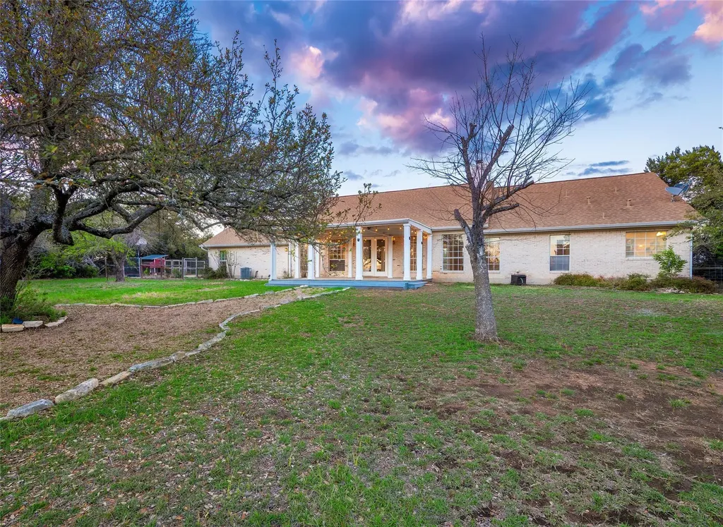 117 Vista Oaks Drive Dripping Springs TX 78620