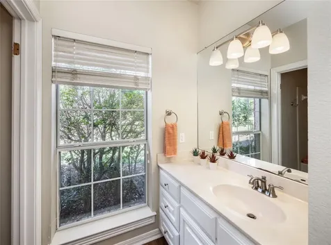 117 Vista Oaks Drive Dripping Springs TX 78620