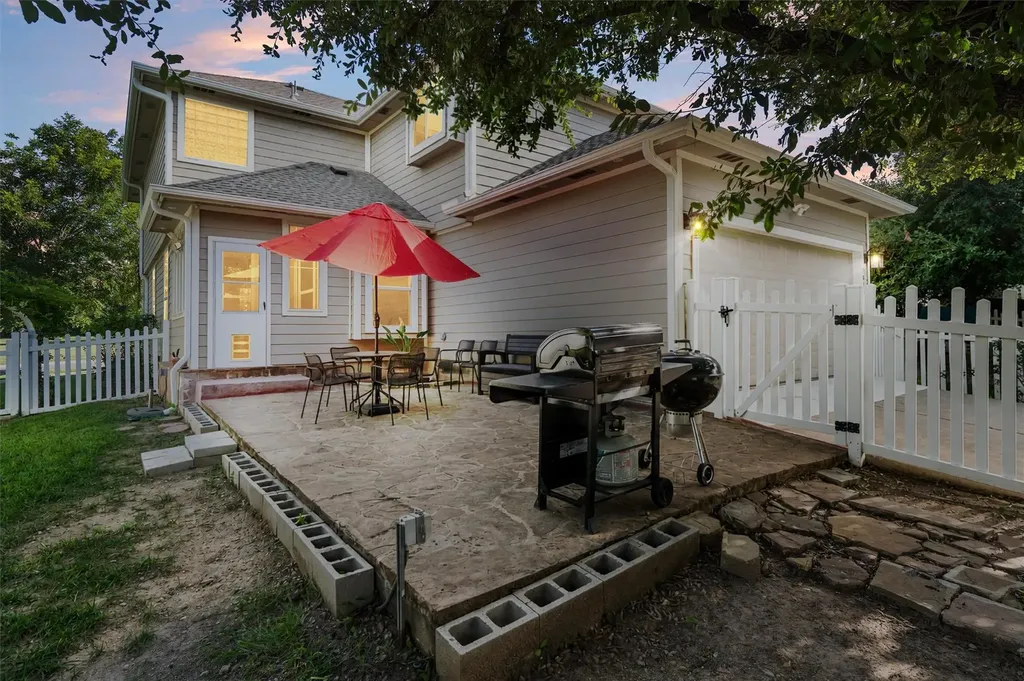 1833 Thompson Trail Round Rock TX 78664
