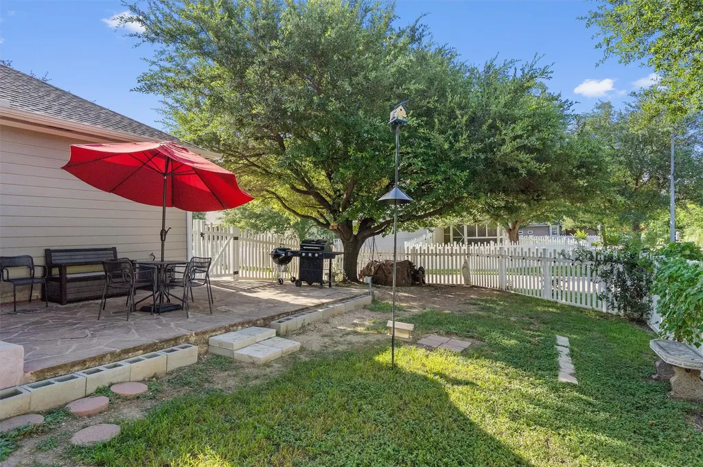 1833 Thompson Trail Round Rock TX 78664