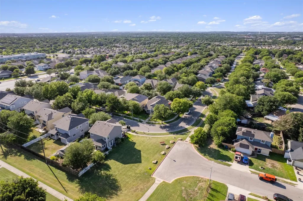 1833 Thompson Trail Round Rock TX 78664