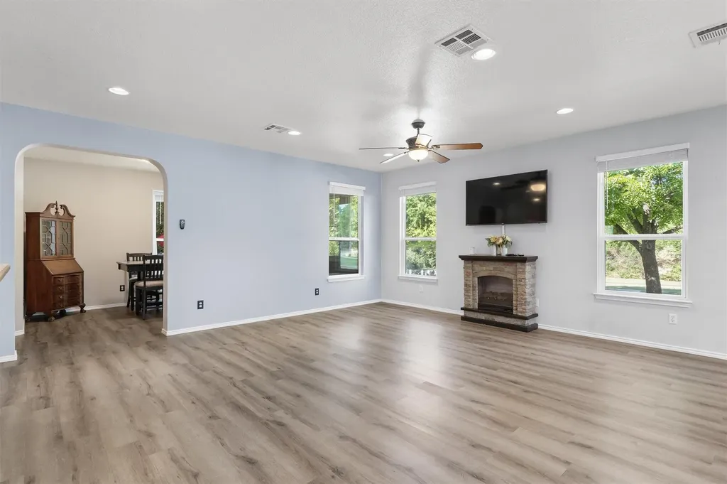 1833 Thompson Trail Round Rock TX 78664
