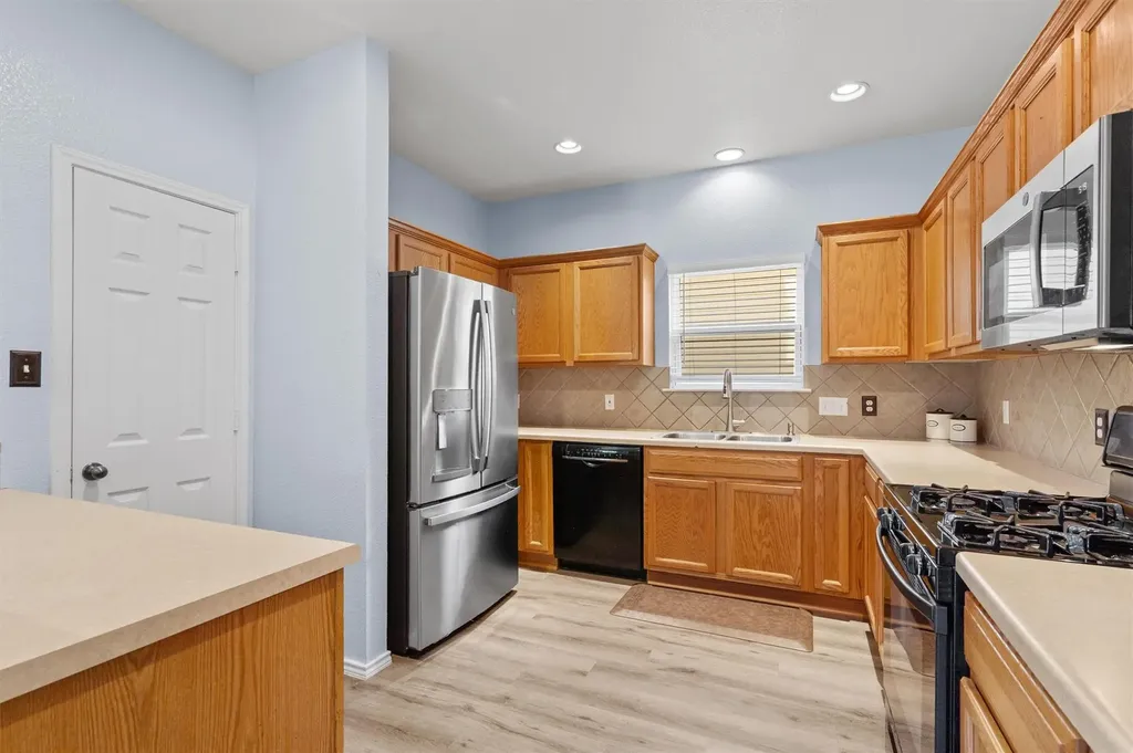 1833 Thompson Trail Round Rock TX 78664