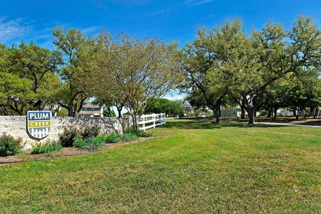 332 Wetzel Kyle TX 78640