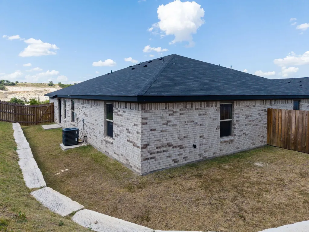 102 Lost Trail Copperas Cove TX 76522
