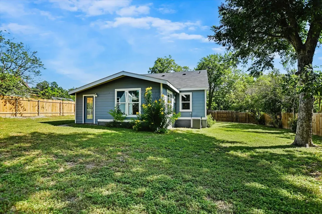 103 E Hoopes Avenue Pflugerville TX 78660