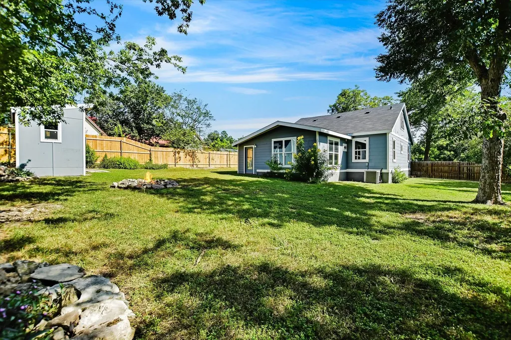 103 E Hoopes Avenue Pflugerville TX 78660