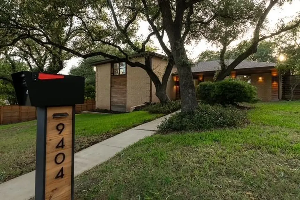 9404 Springwood Drive Austin TX 78750