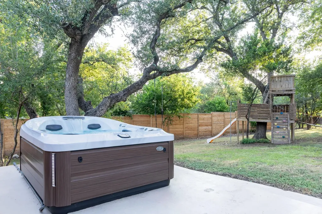9404 Springwood Drive Austin TX 78750