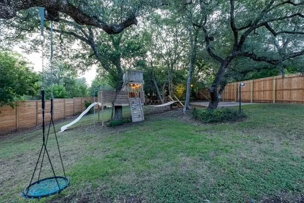 9404 Springwood Drive Austin TX 78750