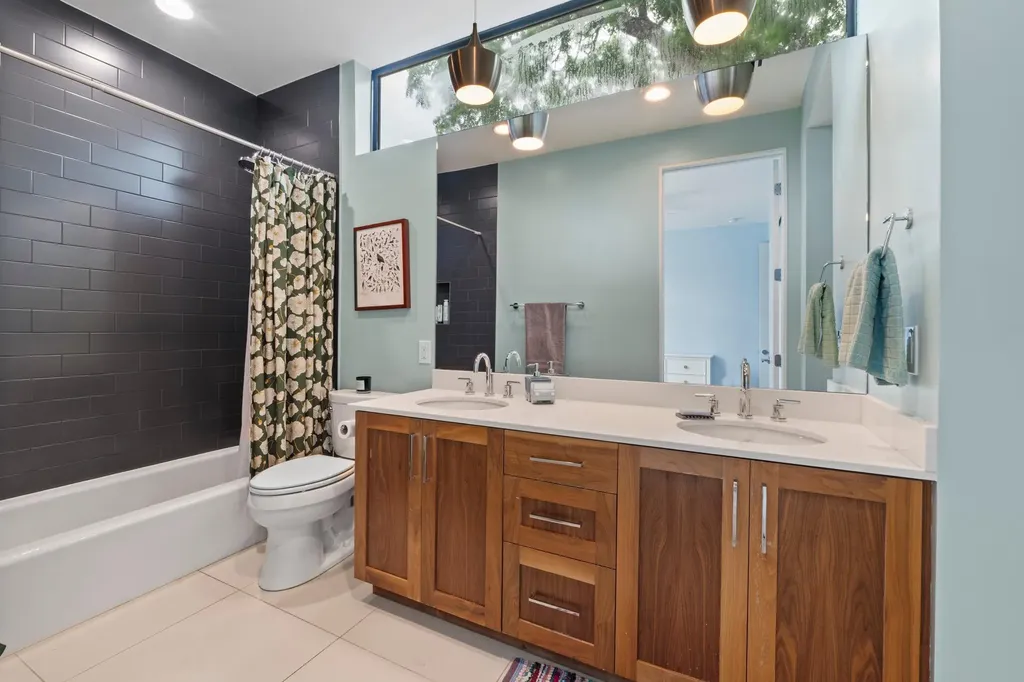 900 Karen Avenue Austin TX 78757