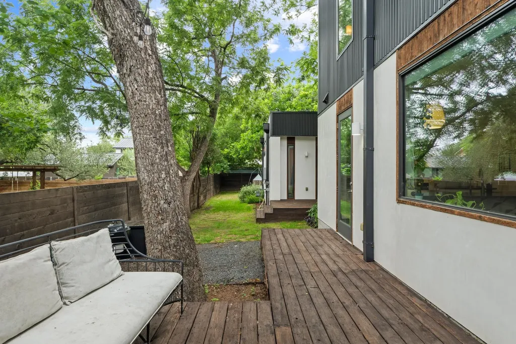 900 Karen Avenue Austin TX 78757