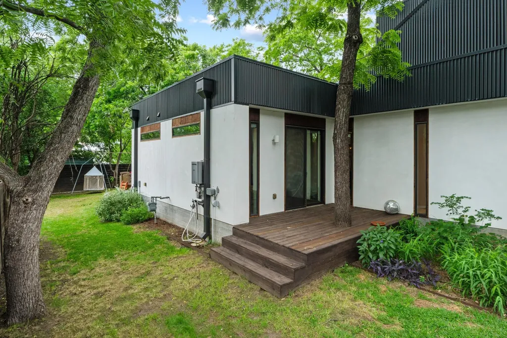 900 Karen Avenue Austin TX 78757