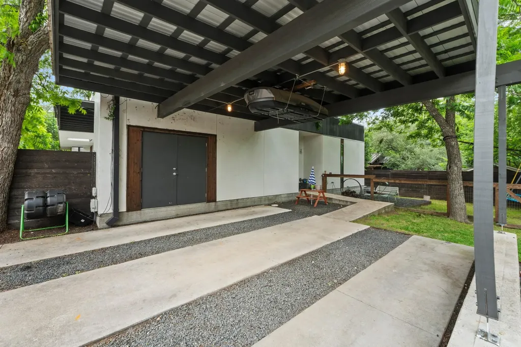 900 Karen Avenue Austin TX 78757