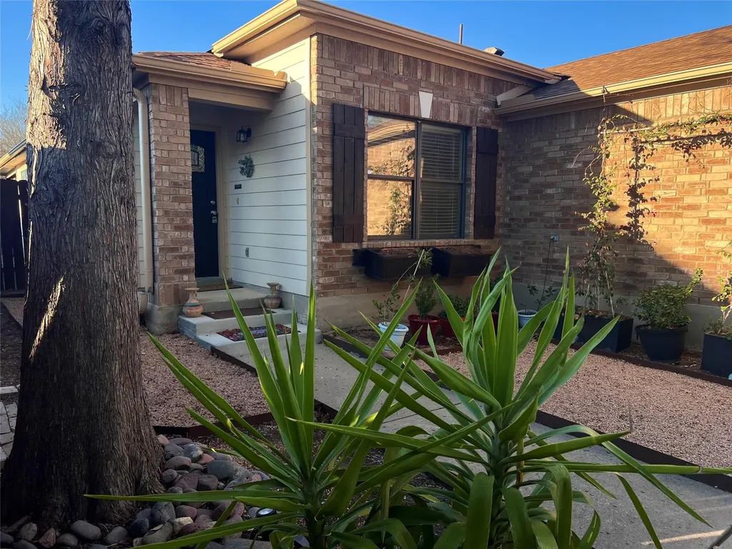 130 Plum Path Kyle TX 78640