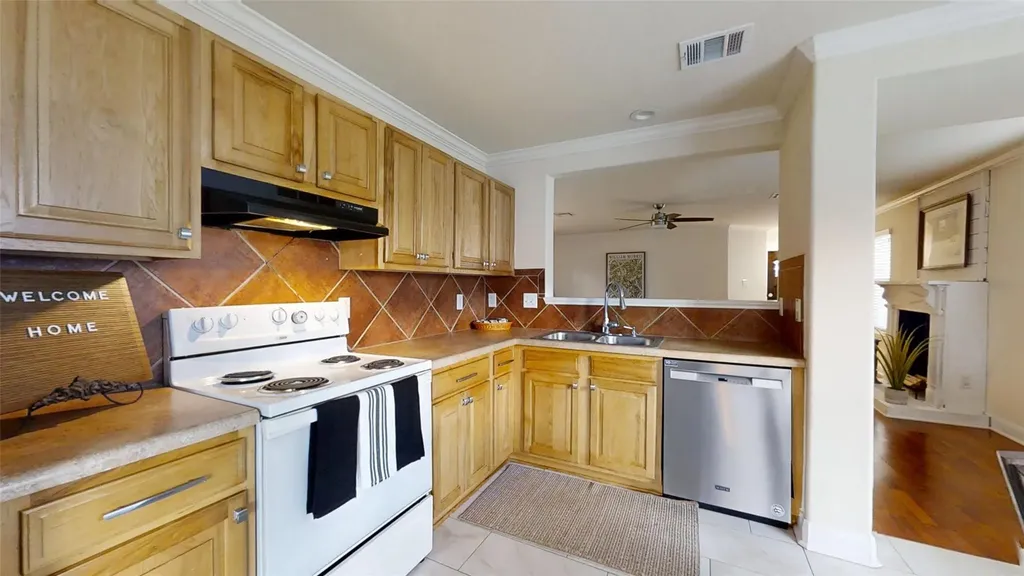 130 Plum Path Kyle TX 78640