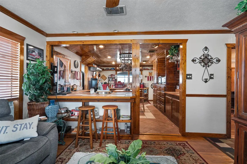 5300A County Road 424 Taylor TX 76574