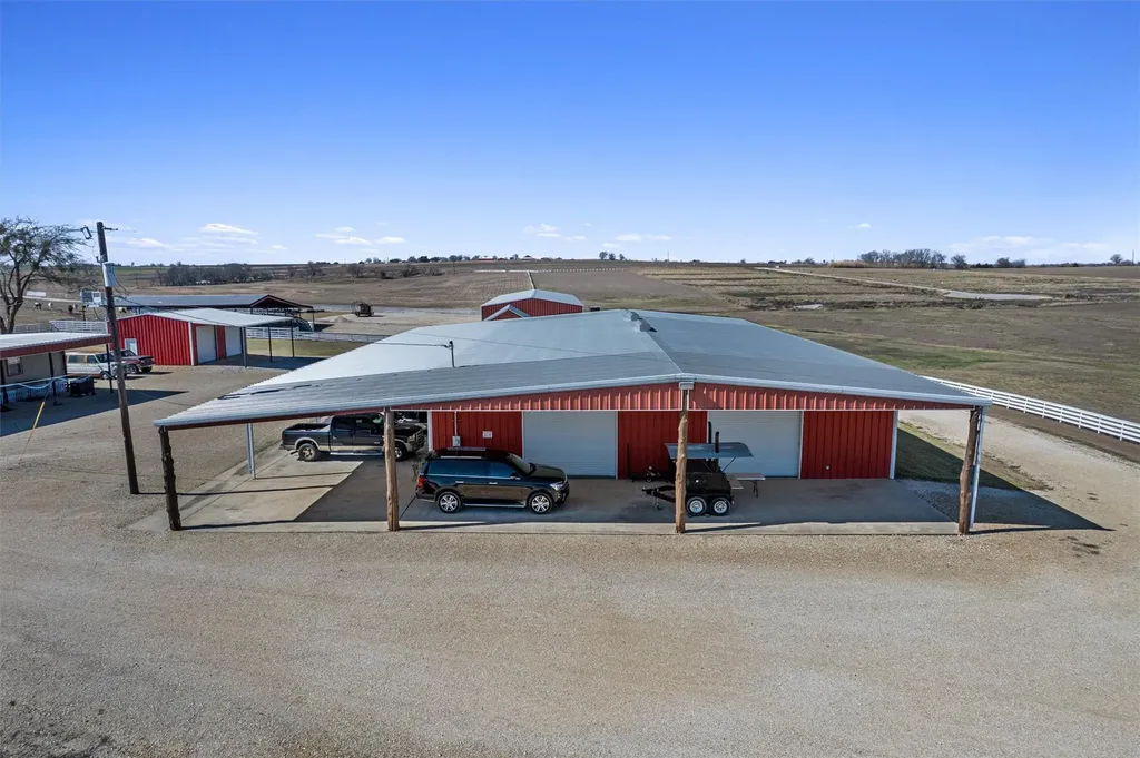 5300A County Road 424 Taylor TX 76574