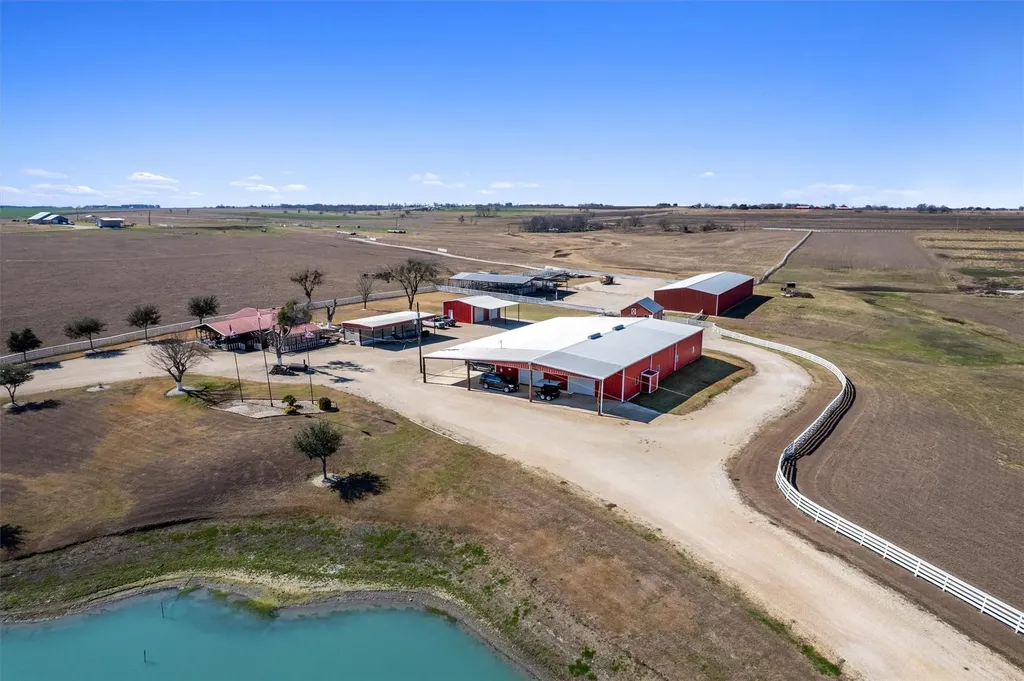 5300A County Road 424 Taylor TX 76574