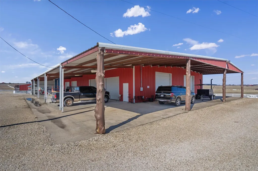 5300A County Road 424 Taylor TX 76574