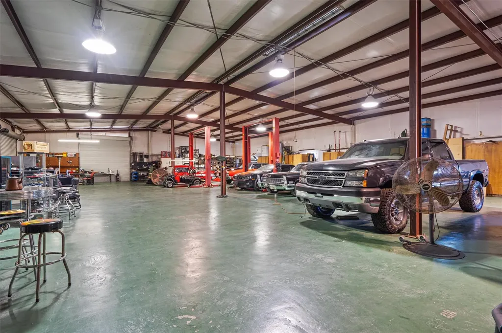 5300A County Road 424 Taylor TX 76574