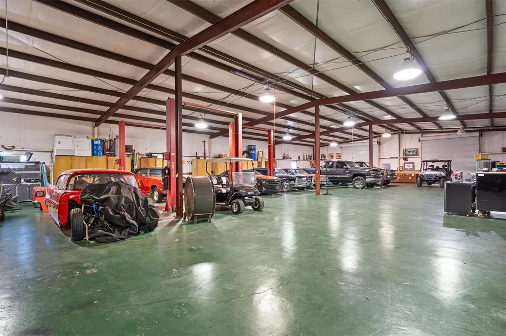 5300A County Road 424 Taylor TX 76574
