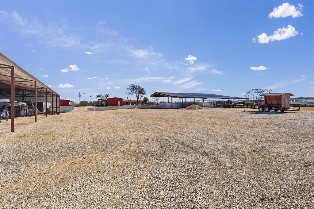 5300A County Road 424 Taylor TX 76574