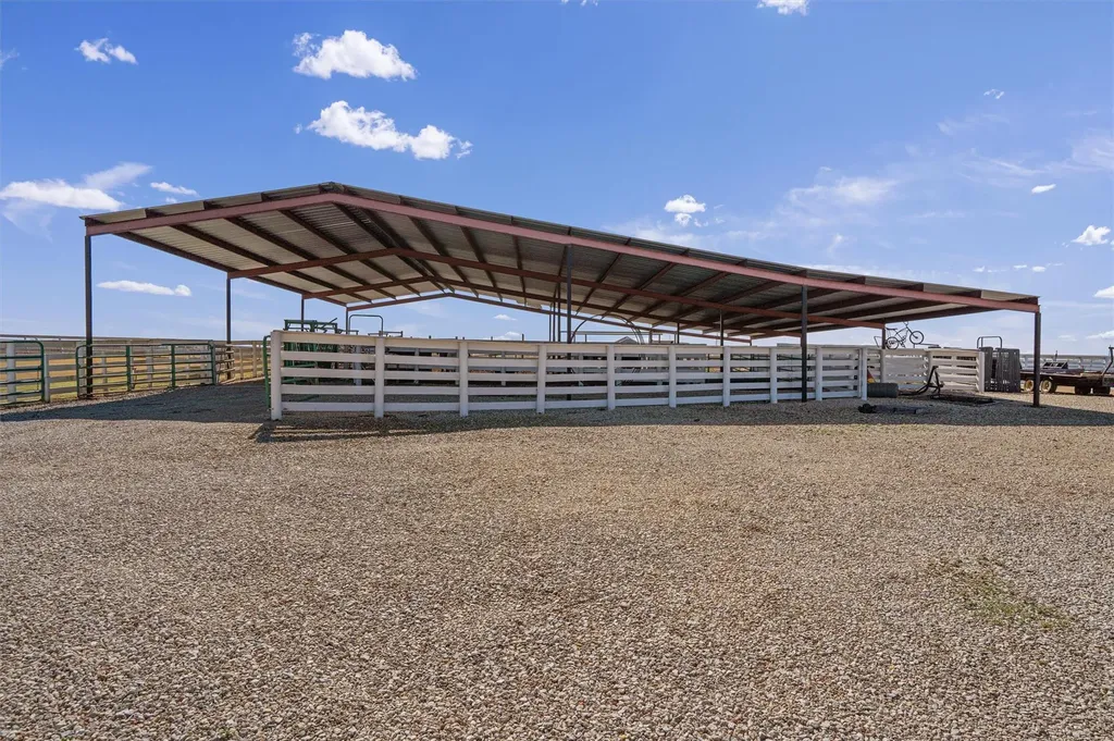 5300A County Road 424 Taylor TX 76574