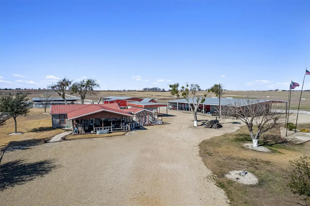 5300A County Road 424 Taylor TX 76574