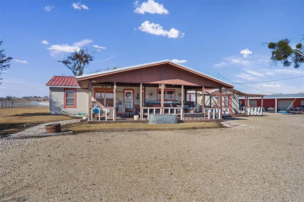 5300A County Road 424 Taylor TX 76574