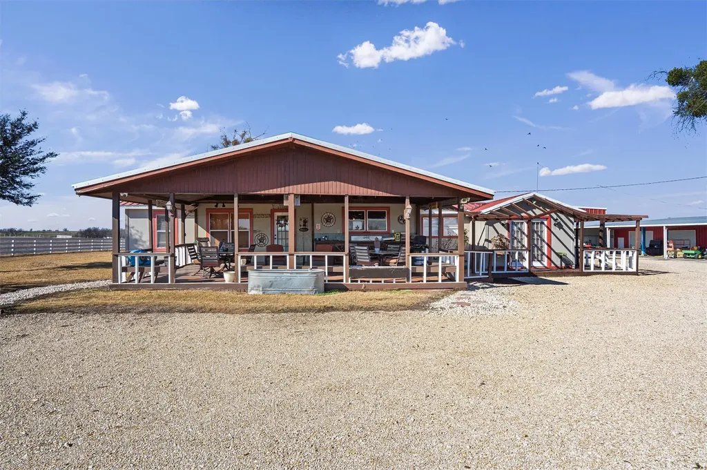 5300A County Road 424 Taylor TX 76574