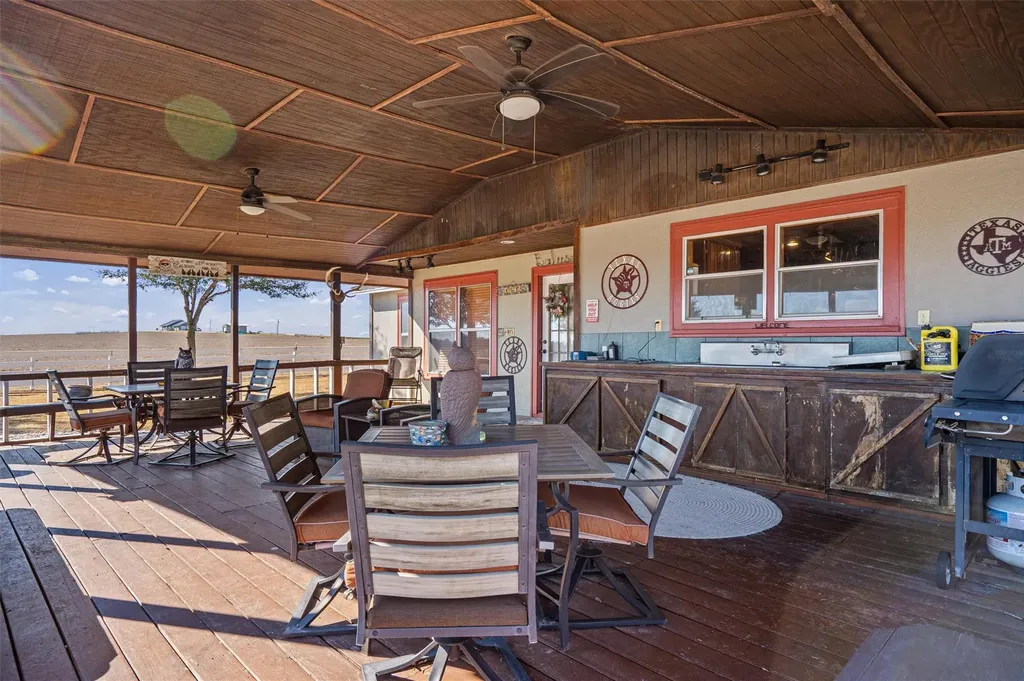 5300A County Road 424 Taylor TX 76574