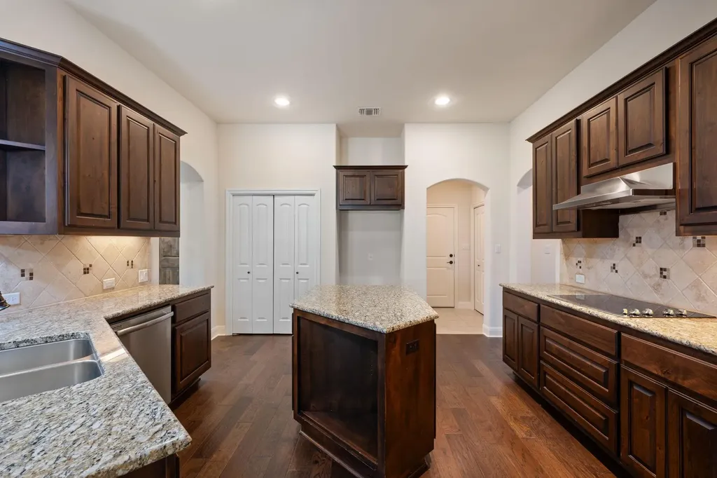 102 Cedar Glen Cove Austin TX 78734