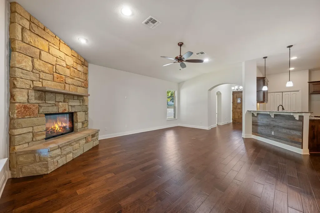 102 Cedar Glen Cove Austin TX 78734