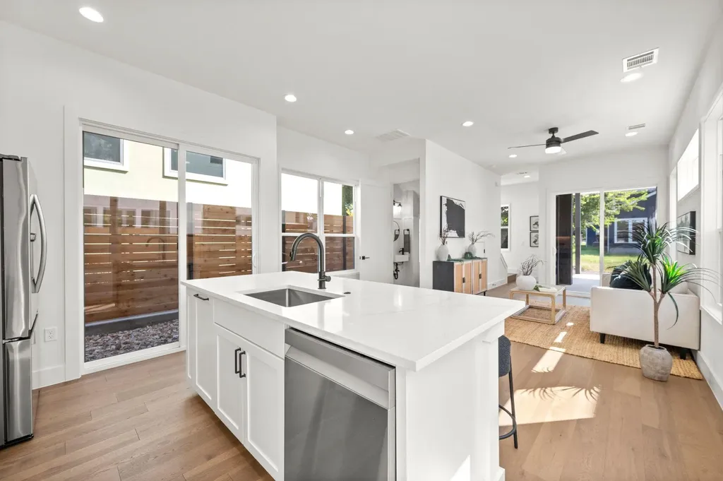 1407 Cedar Avenue Austin TX 78702
