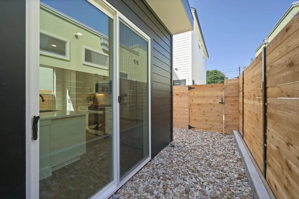 1407 Cedar Avenue Austin TX 78702