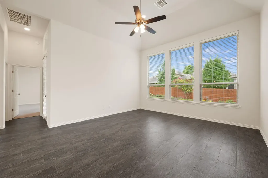 7905 Sunrise Ravine Pass Lago Vista TX 78645