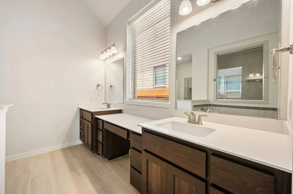 7905 Sunrise Ravine Pass Lago Vista TX 78645