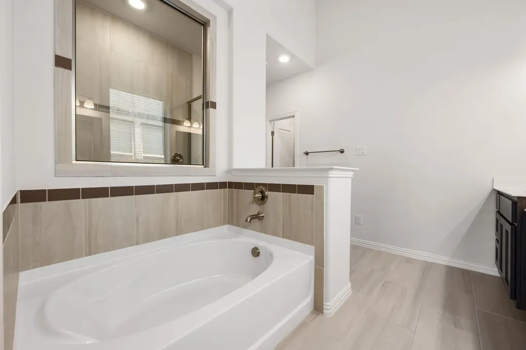7905 Sunrise Ravine Pass Lago Vista TX 78645